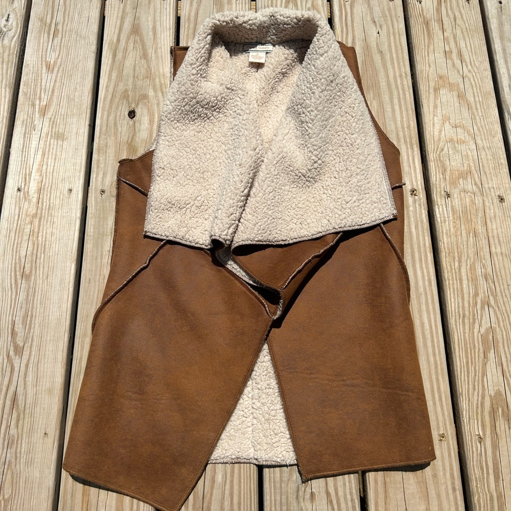 Flying‎ Tomato Sherpa Lined Shearling Tan Open Vest Size M Worn Once